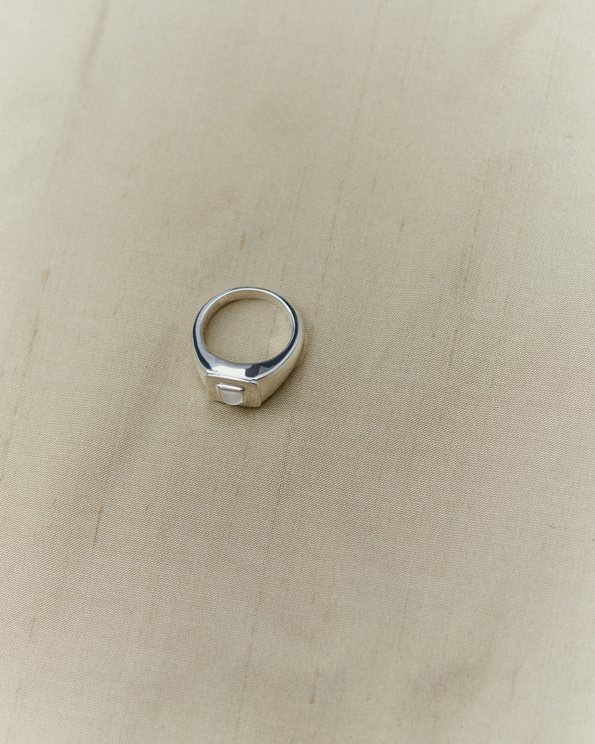 Datura Signet Ring